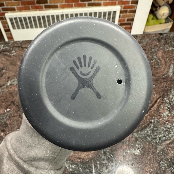 Spearmint HydroFlask 32oz with black flex boot - Picture 2 of 7